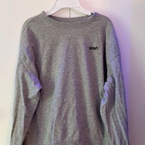 woman's grey nasa crew neck